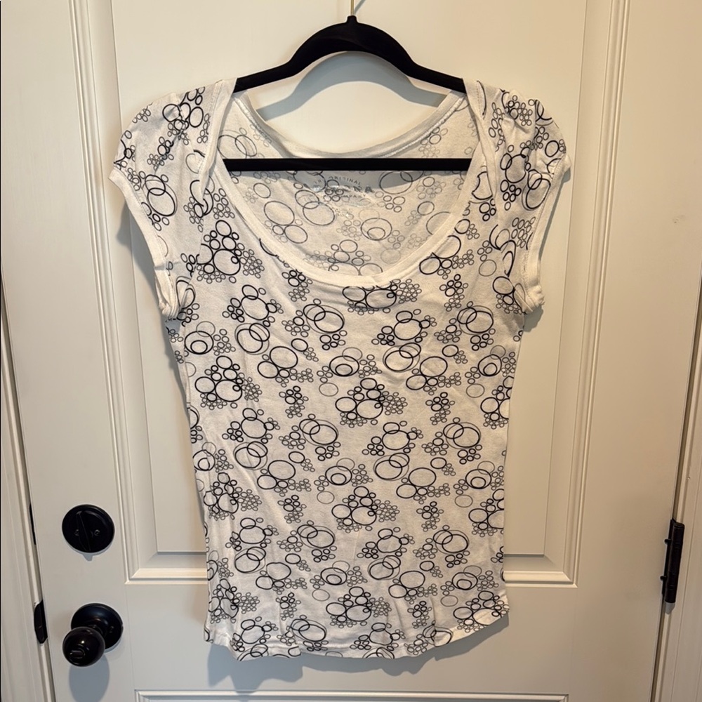 Circles White and Black Women's Top